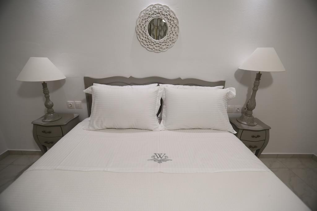 The White Suites Adámas Rom bilde