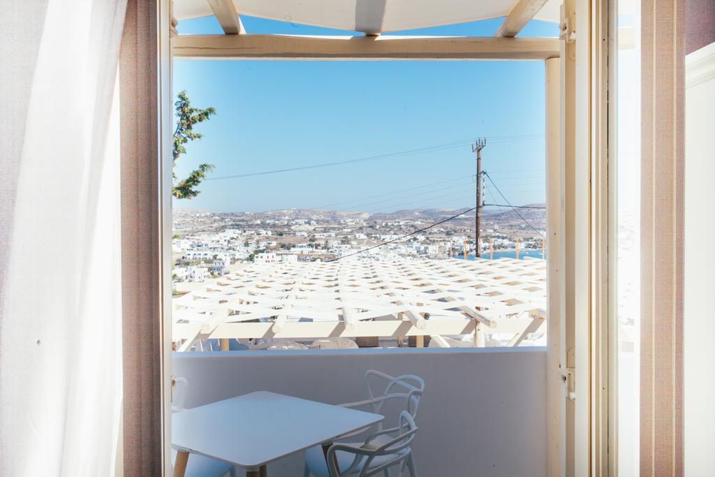The White Suites Adámas Rom bilde