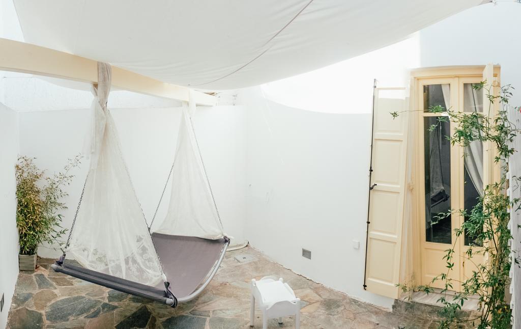The White Suites Adámas Rom bilde