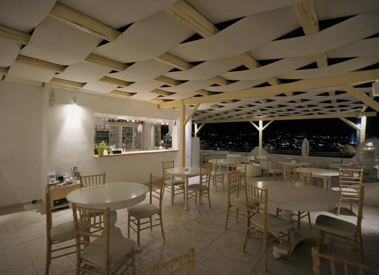 The White Suites Adámas Eksteriør bilde